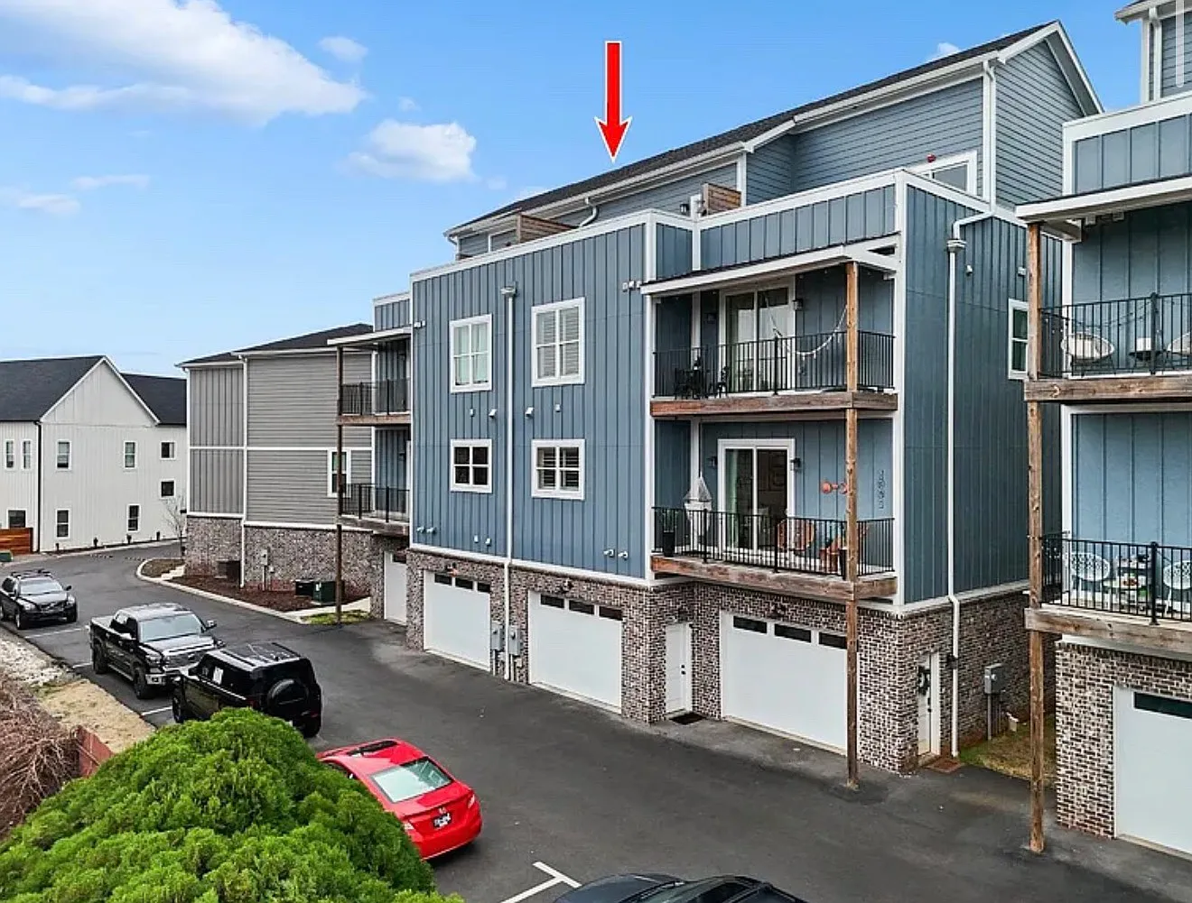 1027 Montague Pl — Photo 4