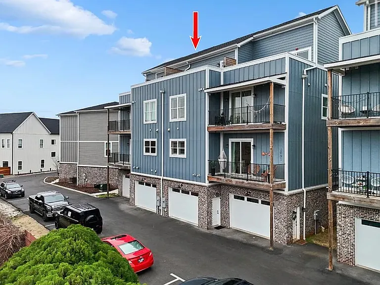 1027 Montague Pl #1027 — Photo 4