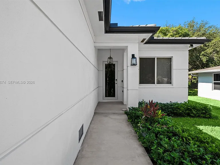 2962 NW 10th Ct — Photo 7