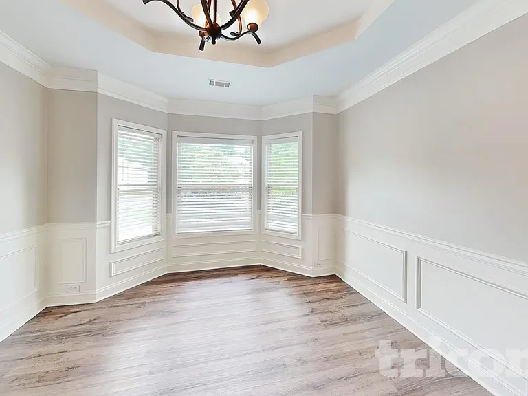 1571 English Manor Cir — Photo 5