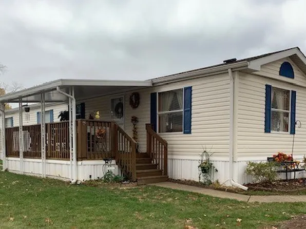 43 C St SW, Navarre, OH 44662