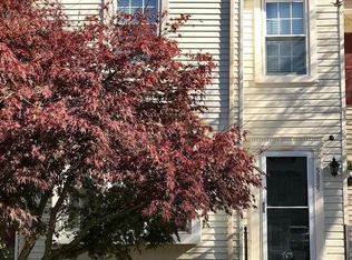 5835 Waterdale Ct, Centreville, VA 20121