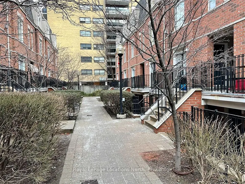 415 Jarvis St #211