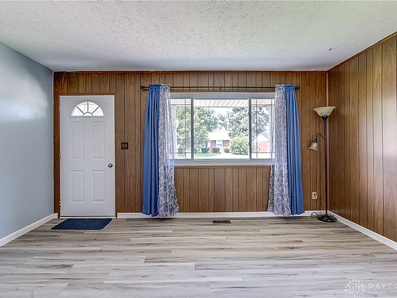 4th image of 1024 Nutmeg Sq S
