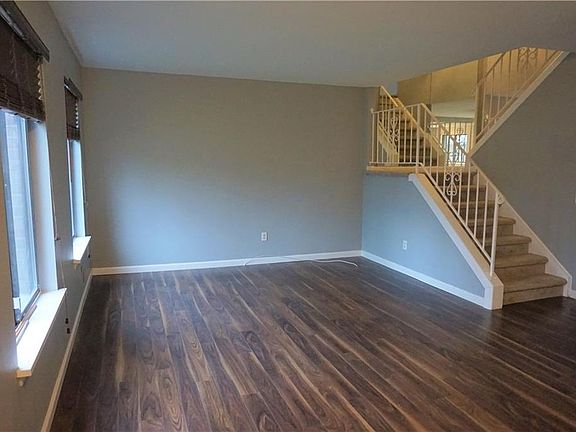4th image of 64 Camberley Pl