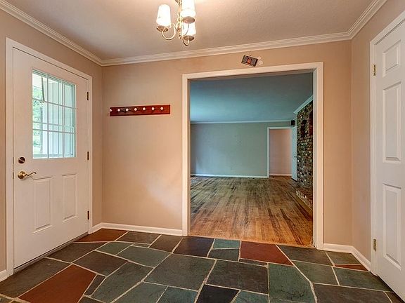 2nd image of 15070 Hill Dr