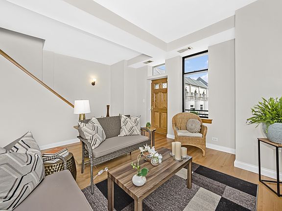 4th image of 4938 S Drexel Blvd APT 206
