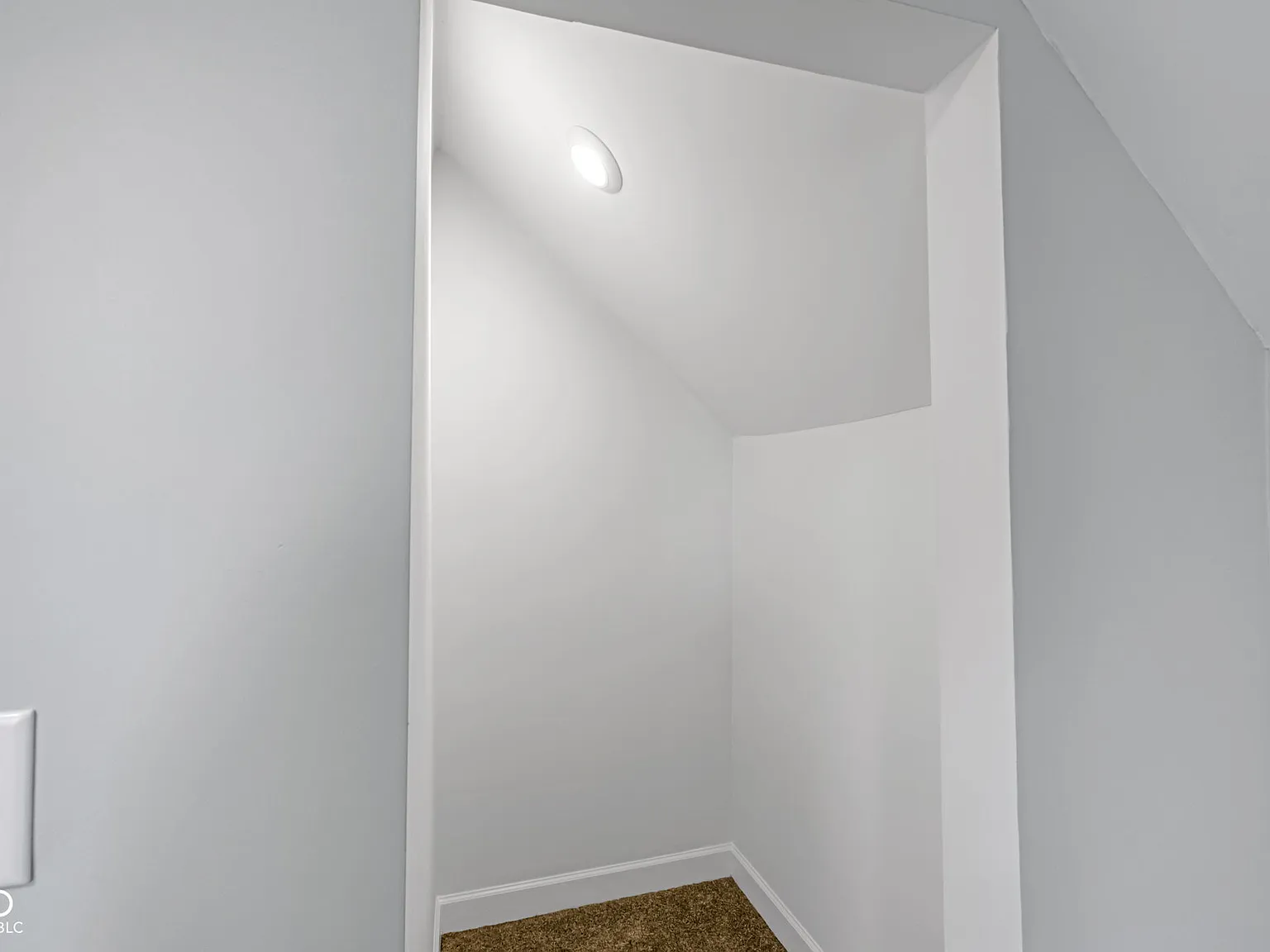 2 bed, 703 sqft, $1,000 — Photo 3