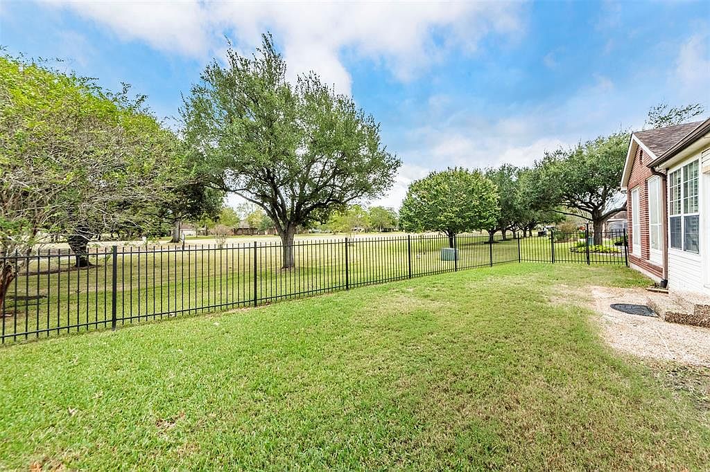 2707 S Peach Hollow Cir