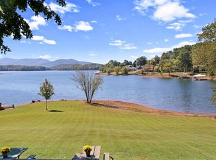 207 Pitts Rd, Hayesville, NC 28904