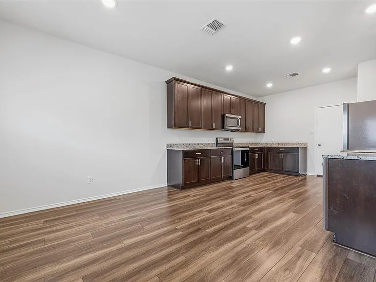 316 Stone Water Ln — Photo 13