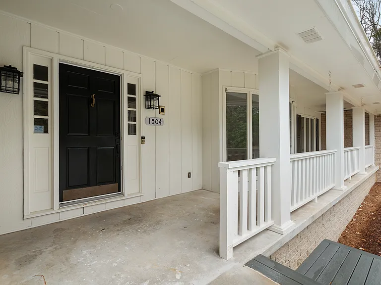 1504 Homestead Rd — Photo 7