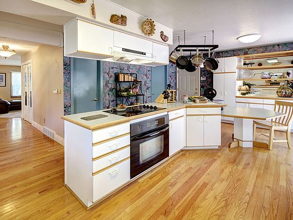 Kitchen with island
