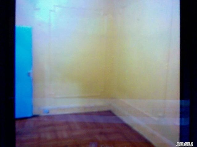 2nd image of 132 Moffat St