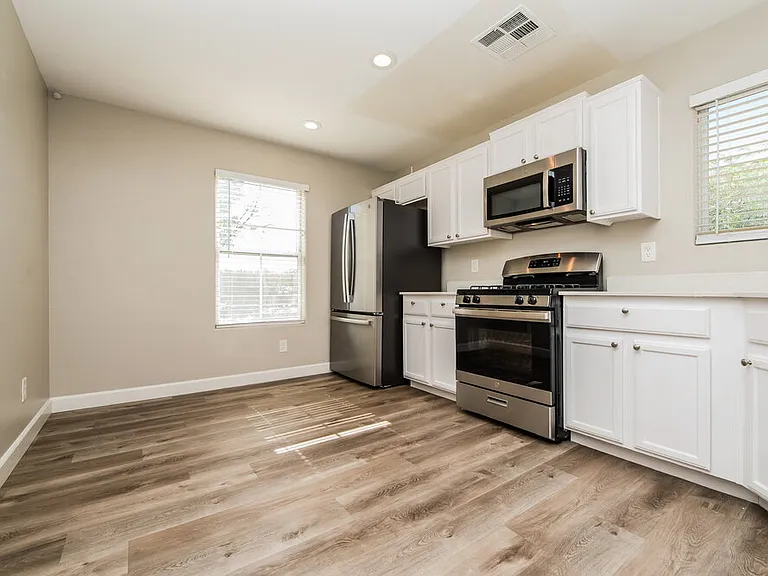 8013 Indian Blanket St — Photo 7