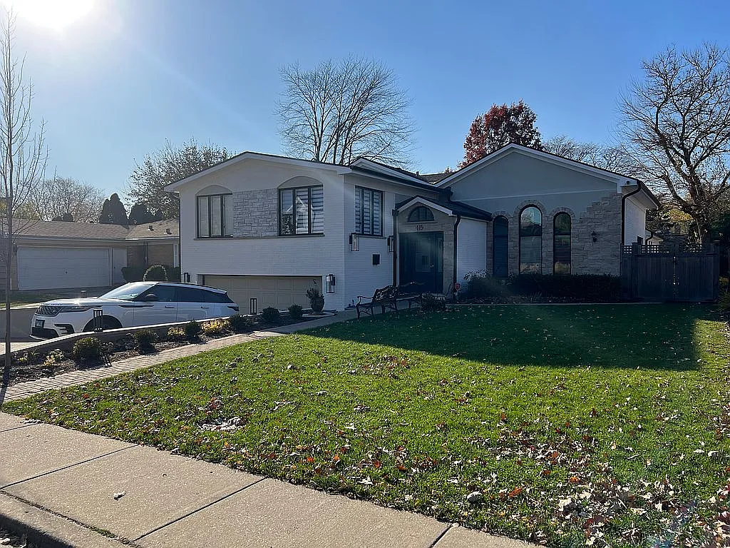 415 Sunset Dr photo 1