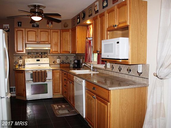 3rd image of 17408 Flagstone Dr