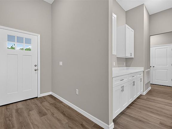 4th image of 41428 ROYAL TRAILS ROAD