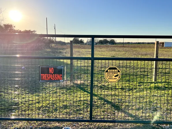 2887 W Fm 1093 Rd, Wallis, TX 77485