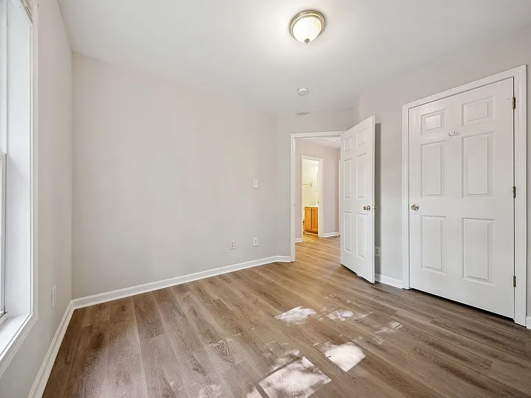 1140 Drew St — Photo 13