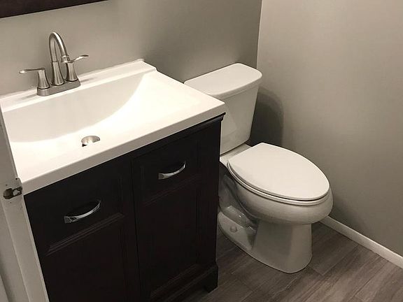 4th image of 810 Heather Ridge Dr #20