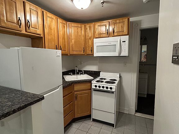 5th image of 381 Commonwealth Ave APT 2
