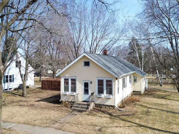 402 N 7th St, River Falls, WI 54022