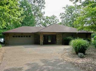 28 Romano Ln, Hot Springs Village, AR 71909