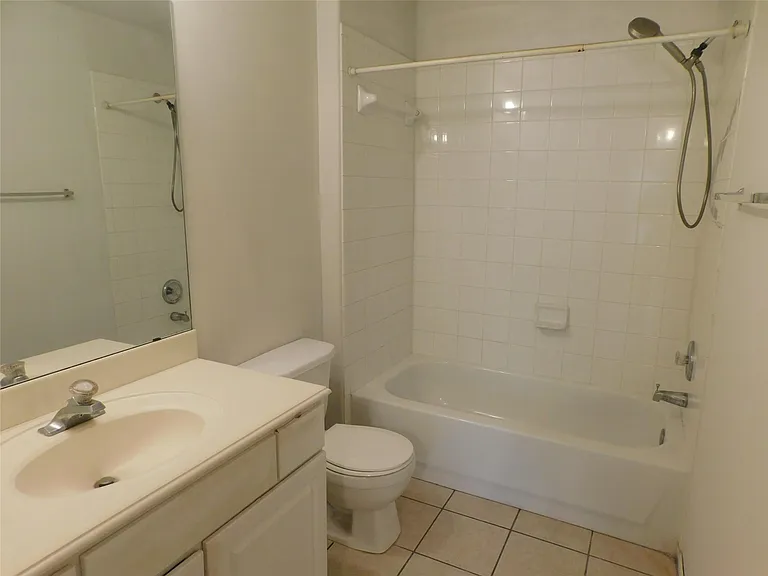 2710 Grants Lake Blvd #J2 — Photo 28