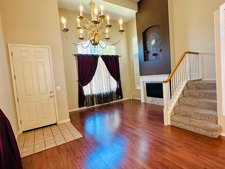 entrance/livingroom