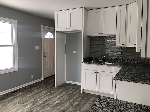 5th image of 22421 Yates Ave