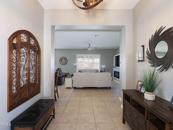 3rd image of 221 W MONTEGO Drive