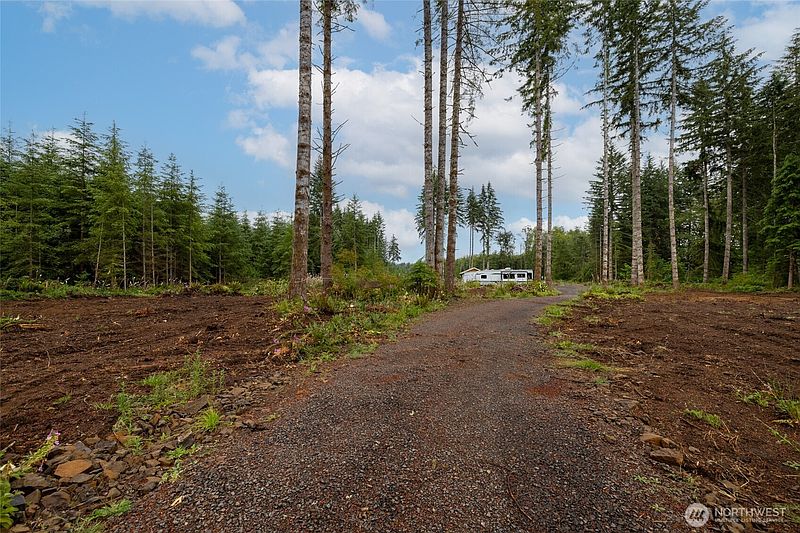 5th image of 254 Calvin Road