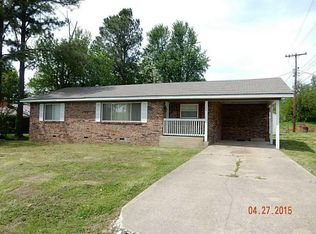 102 Pine St, Green Forest, AR 72638
