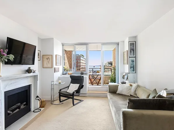 200 Rector Pl APT 10F, New York, NY 10280