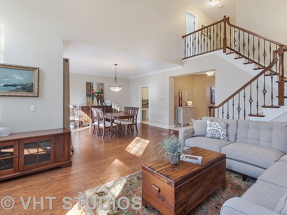 5th image of 2062 Glenlake Dr