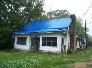 1115 Pearl River Ave, McComb, MS 39648
