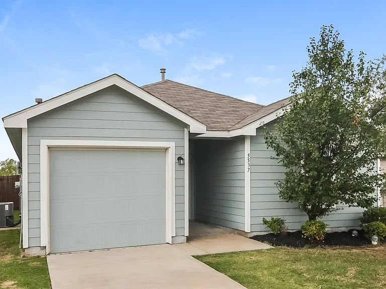5537 Berea St — Photo 3