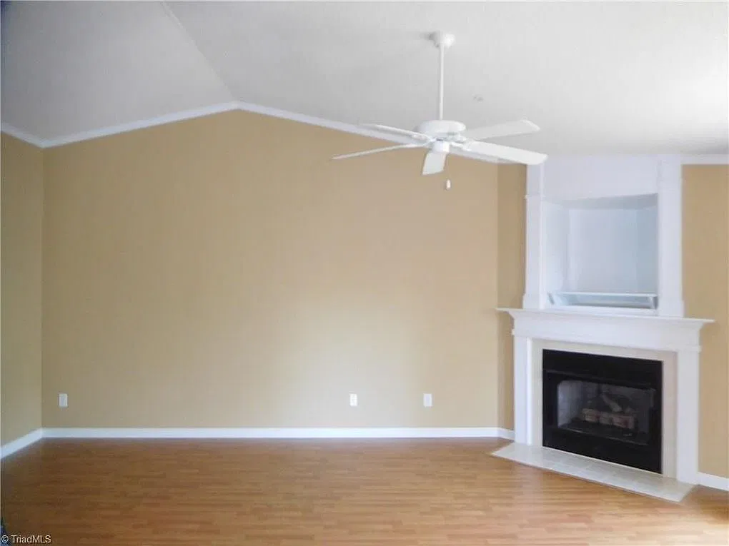 2 bed, 1200 sqft, $1,400 — Photo 3