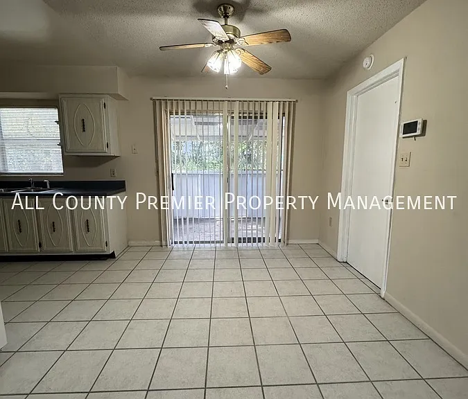 6400 Swallow Hill Dr — Photo 3