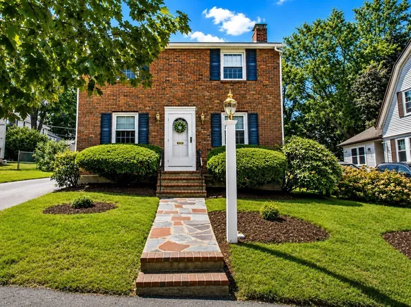37 Nahanton Ave, Milton, MA 02186
