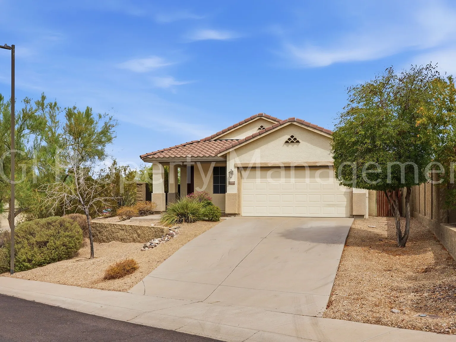 Beautiful Anthem Home With Private Pool!! — Photo 2