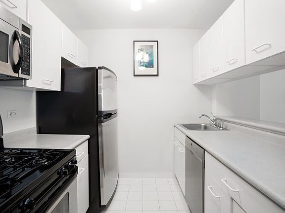 3rd image of 2 S End Ave APT 4U