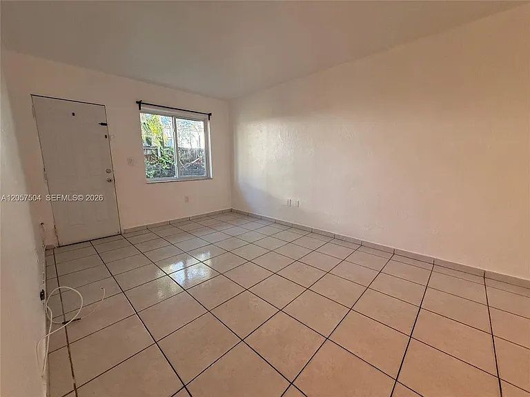1860 SW 22nd St #4 — Photo 2