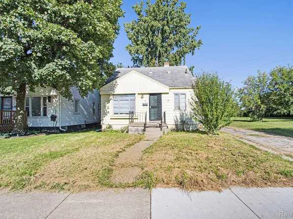 18 Earlmoor Blvd, Pontiac, MI 48341
