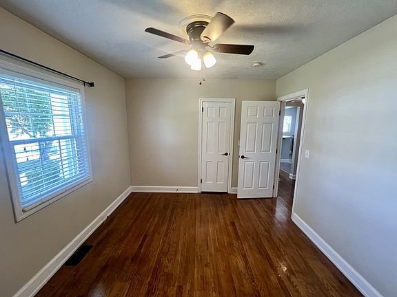 5th image of 53 Stout St