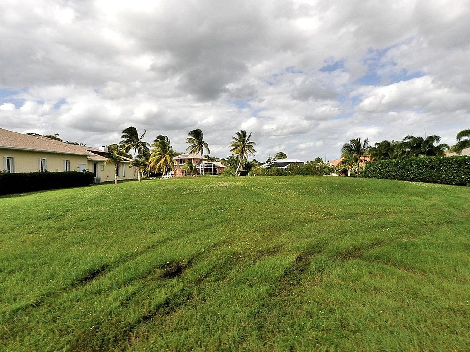 1st image of 3227 SE River Vista Drive