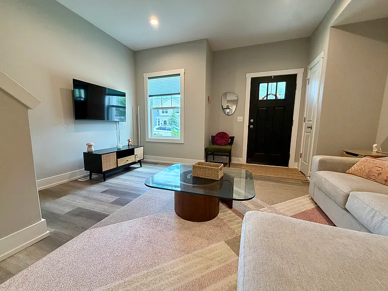 248 Monroe Ave — Photo 9