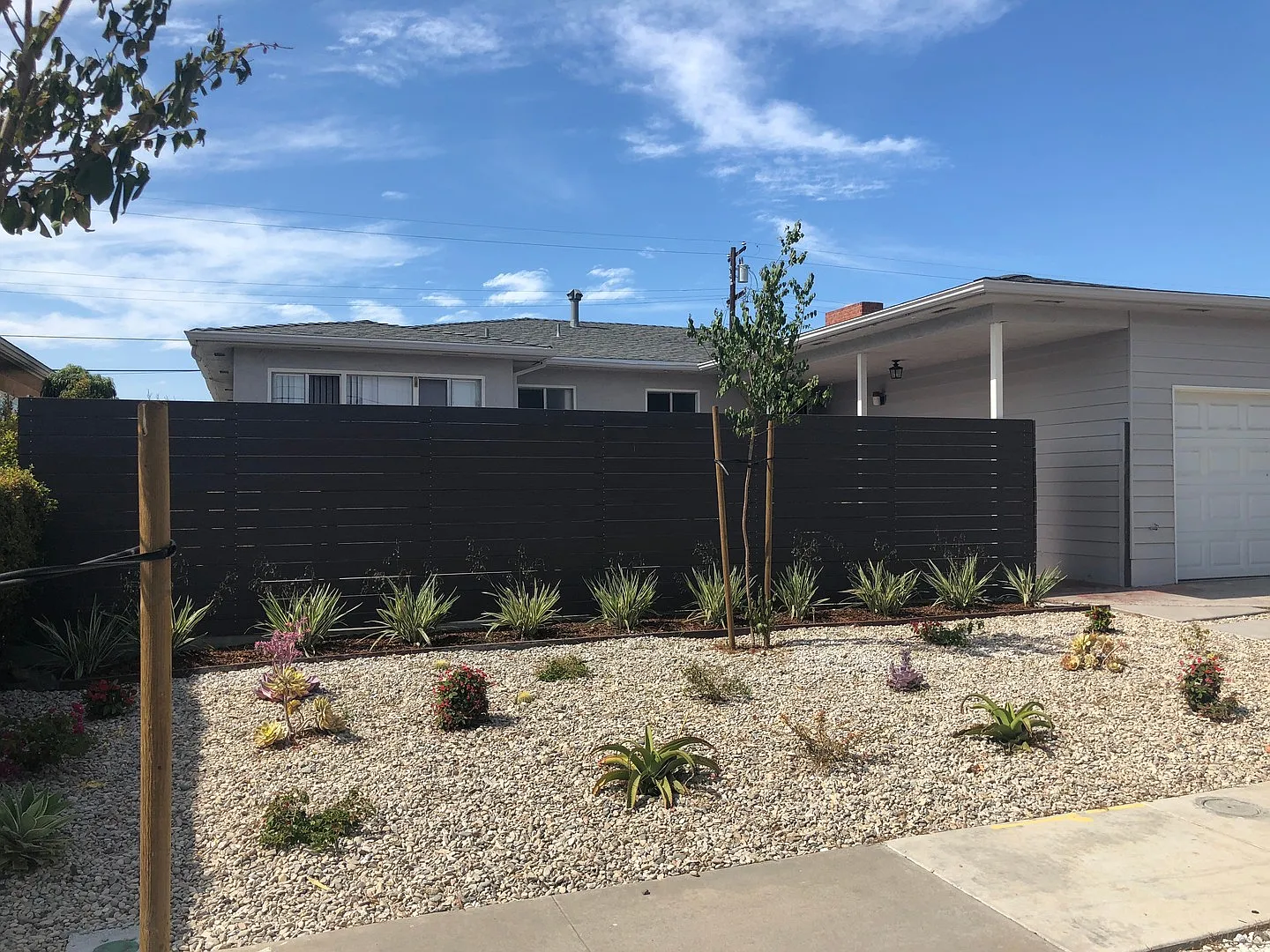 7BD on Mary Lane! Huge Front Patio, Back Yard! — Photo 2