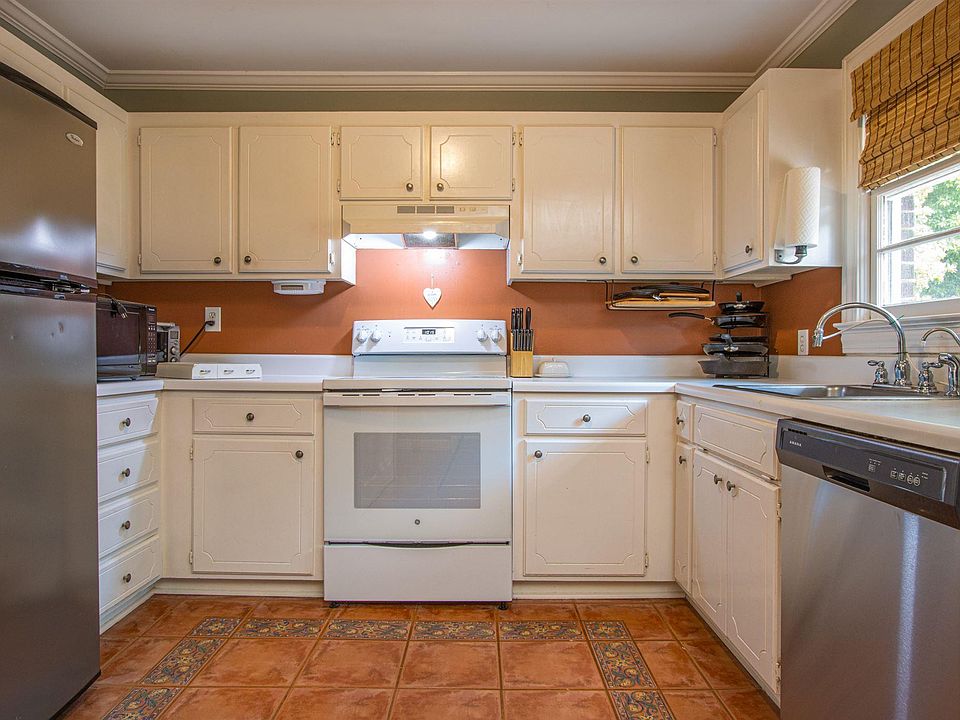138 Buist Ave, Greenville, SC 29609 Zillow